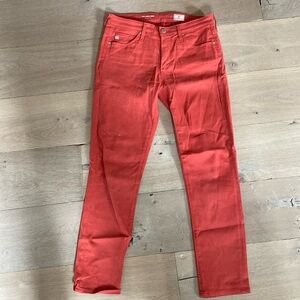 GENTLY USED. BEAUTIFUL COLOR. AG SKINNY JEANS. Prima Crop. Size 26.